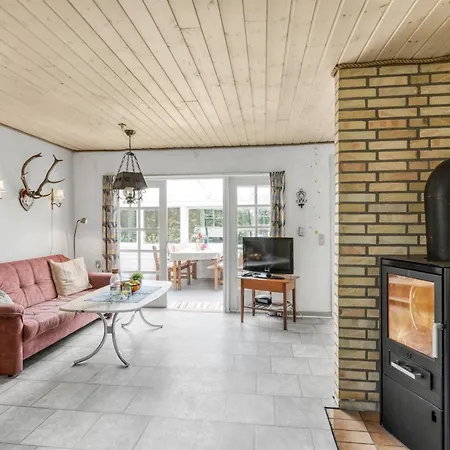 Jonnhild - 700m From The Sea By Interhome Dom wakacyjny *